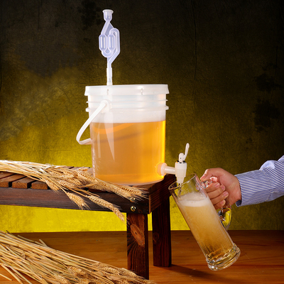 kopen Persoonlijke grootte 5L plastic emmer met deksel voor bier Wijn Fruit Enzymen Voedselmonster geleverd online vervaardiging
