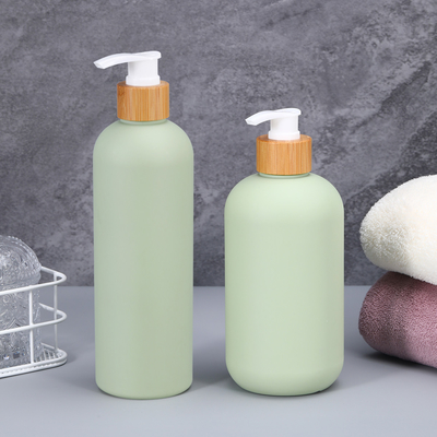 kopen 400 ml 500 ml Soft Touch Cosmetic Squeeze Flasje Met Bamboe Deksel Voor Shampoo Body Butter Lotion online vervaardiging