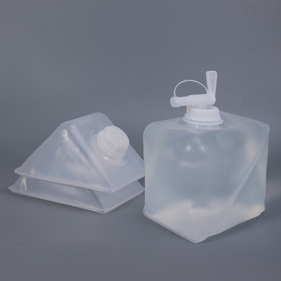 kopen Milieuvriendelijk 2L watervat zacht opvouwbaar plastic Jerry blik met kraan deksel online vervaardiging